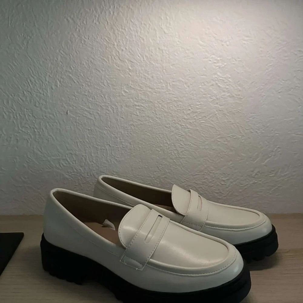 loafers - Picture 1 of 3